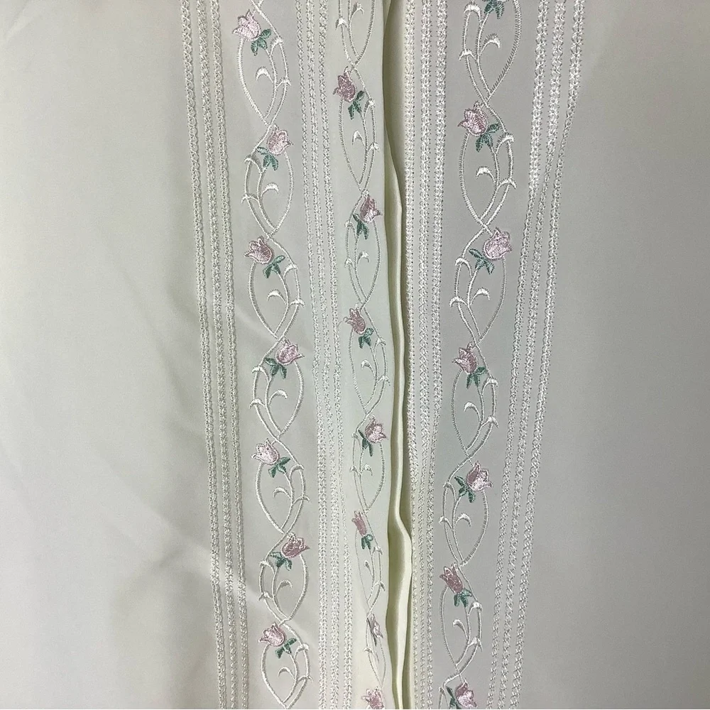 < Vtg Yves St. Clair Ivory Button Down With Floral Detail > - Picture 4 of 5